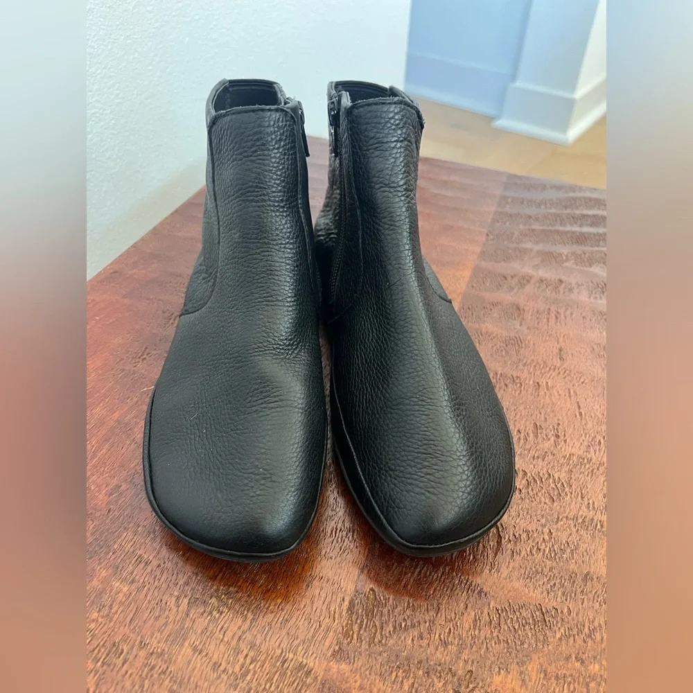 Camper Right Nina Slim Black leather comfy minimalist ankle boots sz 38